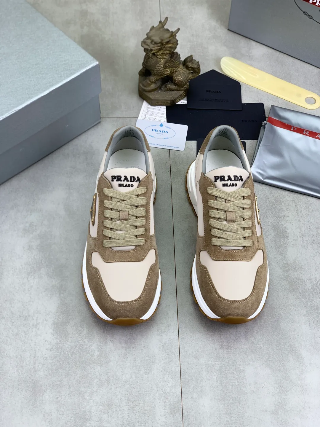 Men's shoes 💰P580💰 [New style] High version official website popular models are on the market, 🆘 The trendy brand (Prada) mainly promotes popular models, avant-garde and versatile fashionable men's shoes private version mold opening, cowhide surface splicing 1:1 replica... Fashion is simple, original imported cowhide and lining cowhide feet; the atmosphere and personality are more fashionable, eye-catching and pursuing class. It will subvert the old idea and be with you to spend time with you. A must-have for fashionistas! Must keep for yourself ! High-end comfort, high-end quality workmanship. Size: 38-45; multiple colors available.